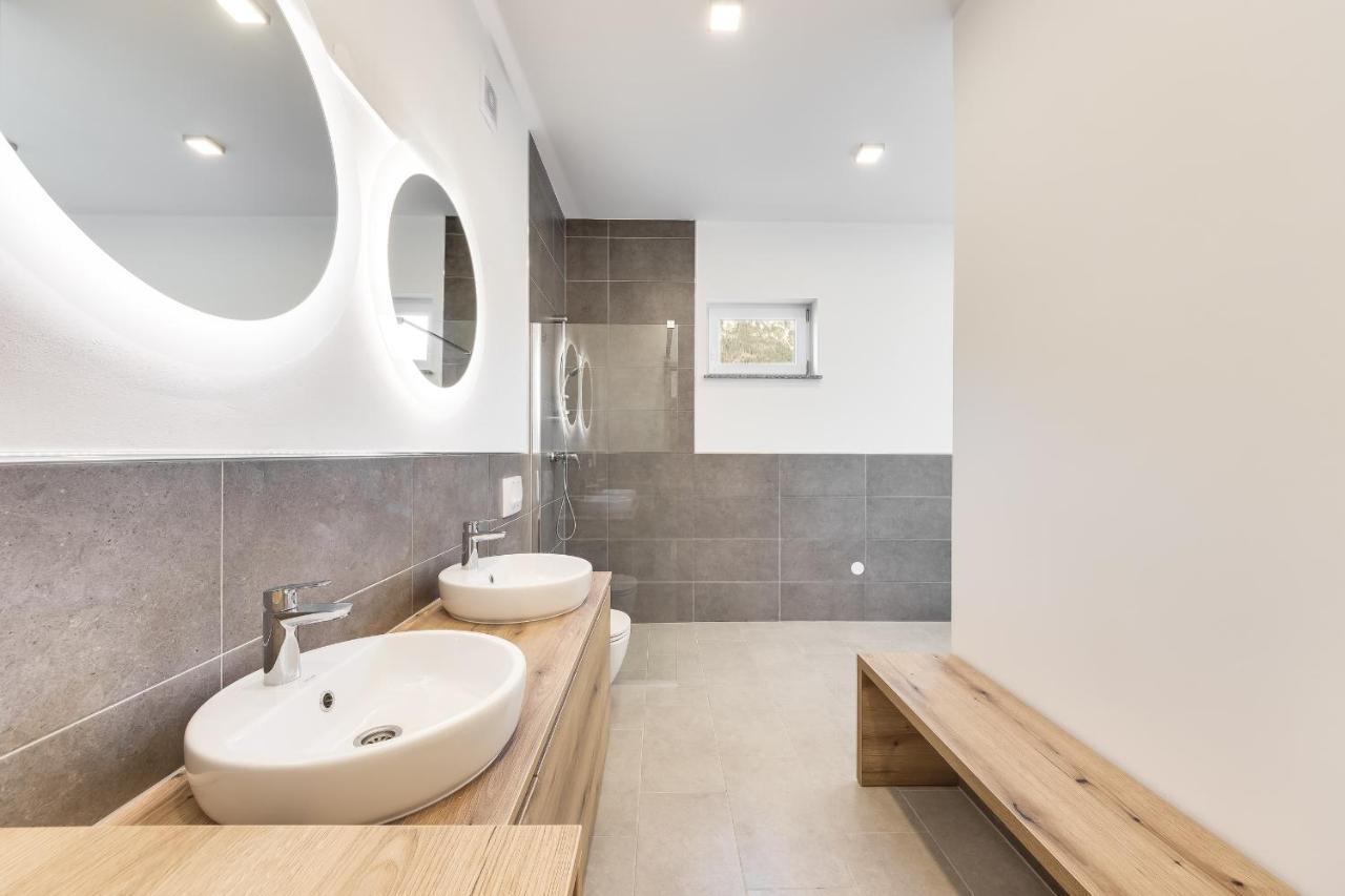 Chic Apartments With Balcony And Spa In Mojstrana Exteriér fotografie