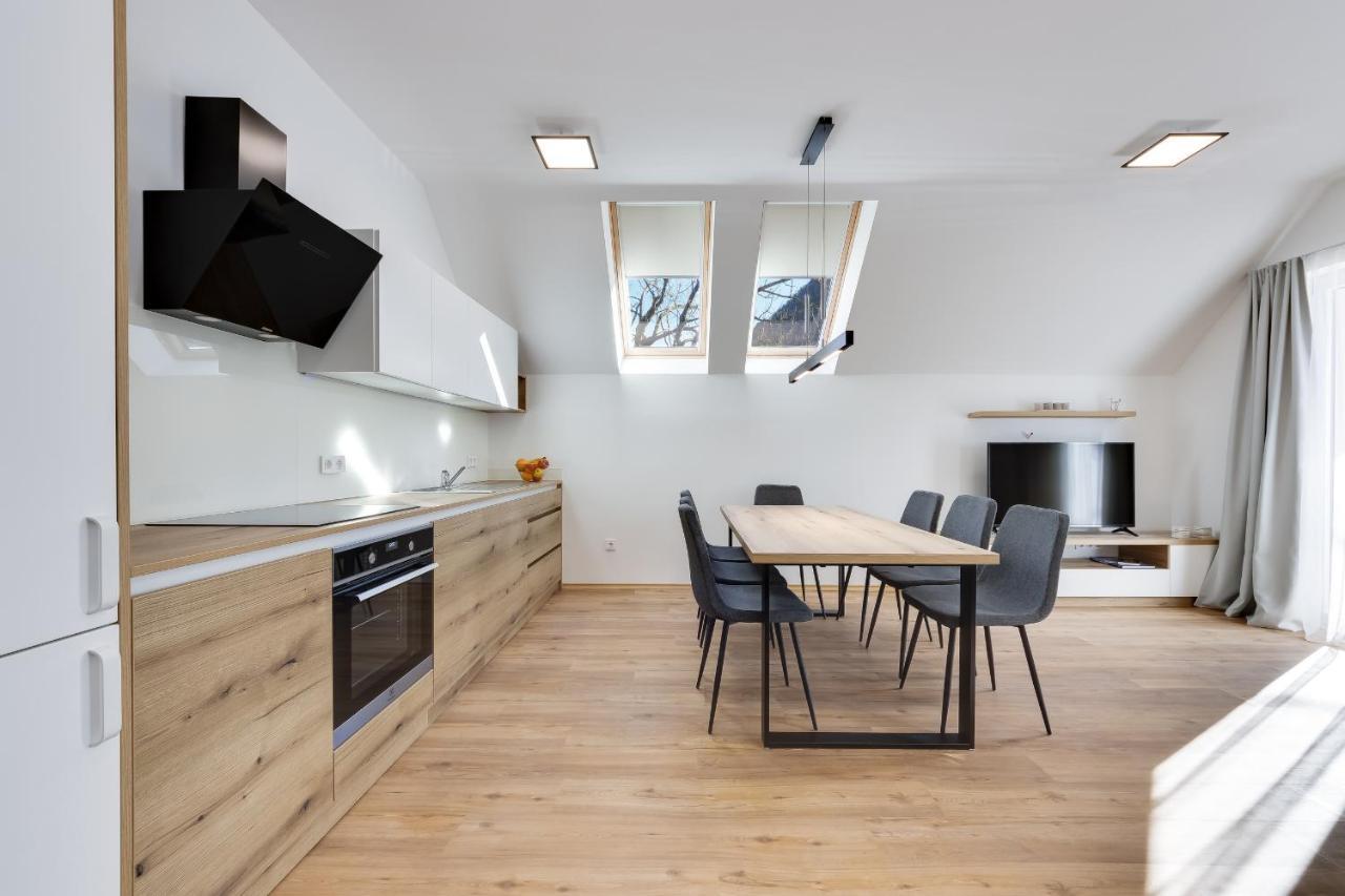 Chic Apartments With Balcony And Spa In Mojstrana Exteriér fotografie