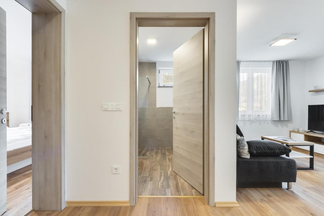 Chic Apartments With Balcony And Spa In Mojstrana Exteriér fotografie
