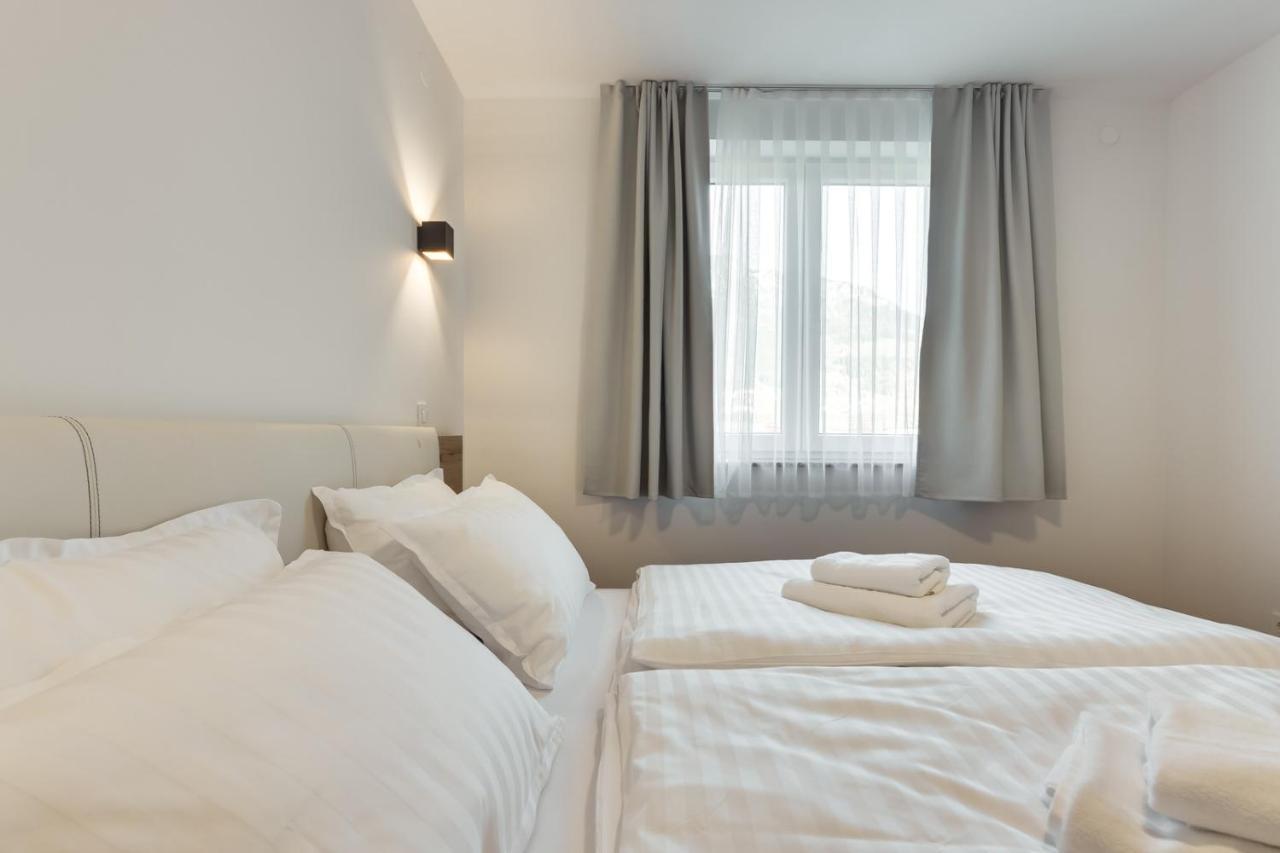 Chic Apartments With Balcony And Spa In Mojstrana Exteriér fotografie