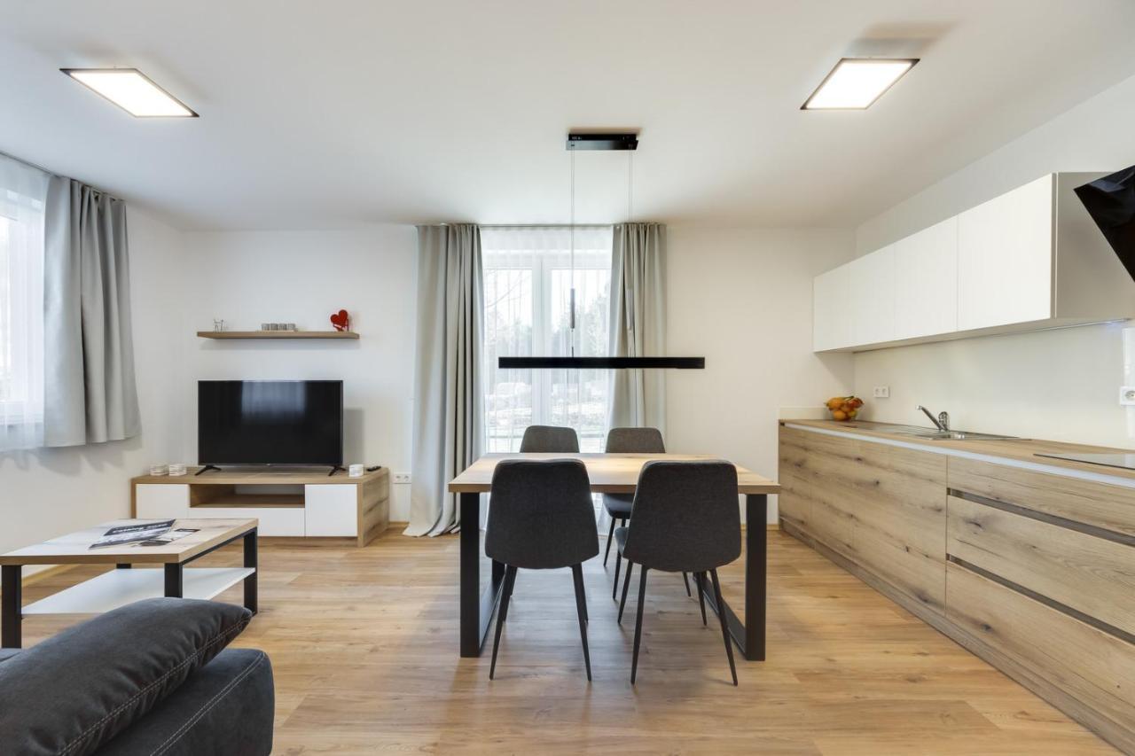 Chic Apartments With Balcony And Spa In Mojstrana Exteriér fotografie