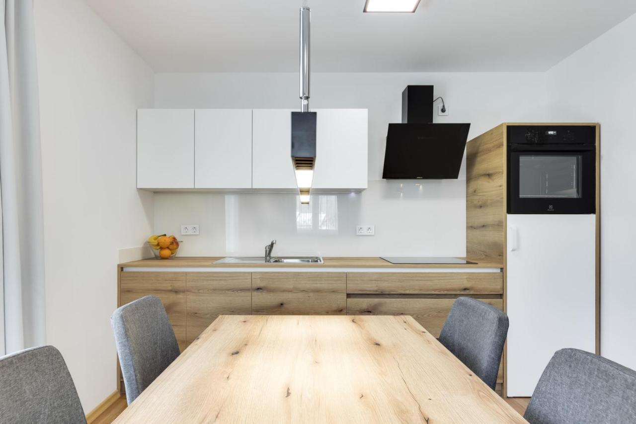 Chic Apartments With Balcony And Spa In Mojstrana Exteriér fotografie