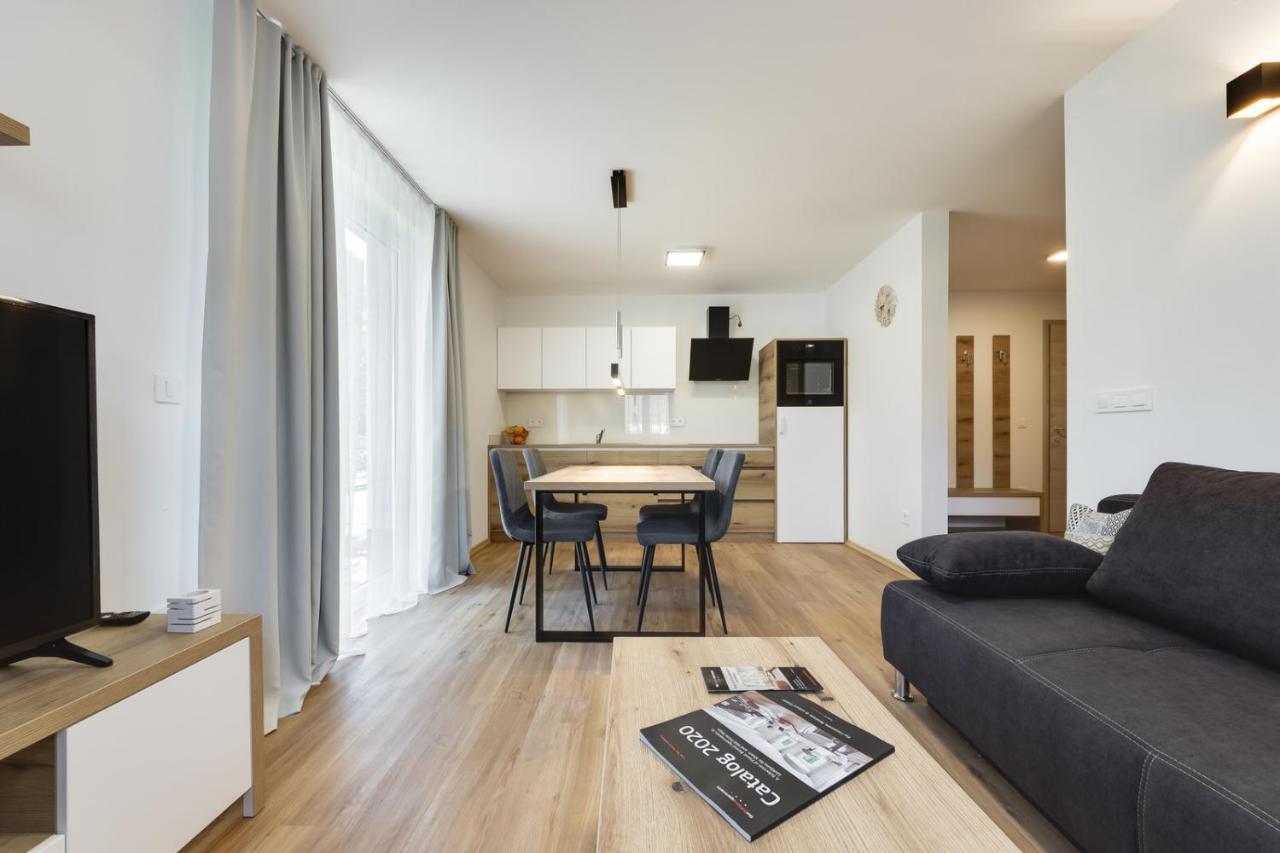Chic Apartments With Balcony And Spa In Mojstrana Exteriér fotografie
