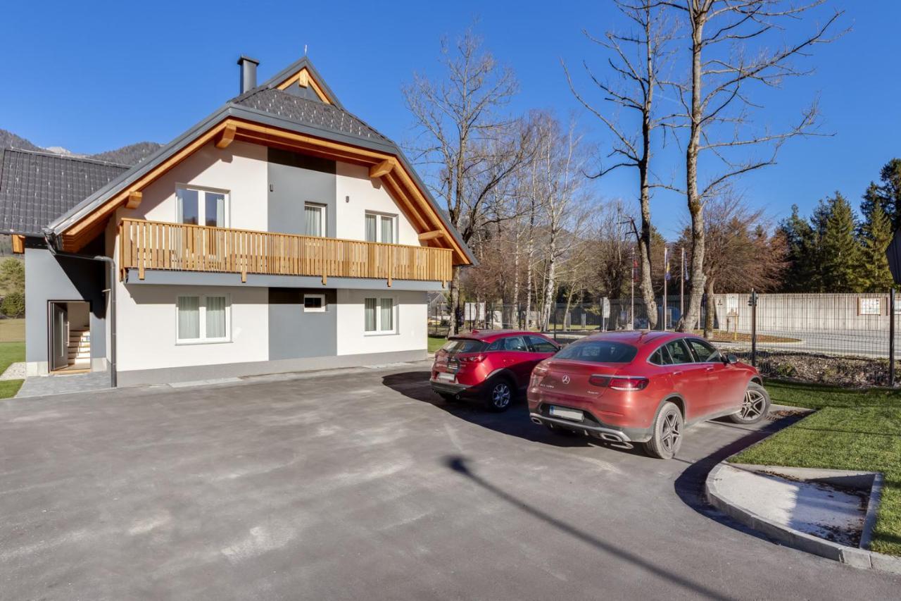 Chic Apartments With Balcony And Spa In Mojstrana Exteriér fotografie