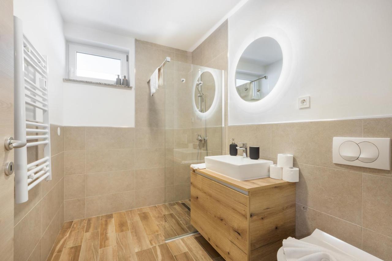 Chic Apartments With Balcony And Spa In Mojstrana Exteriér fotografie