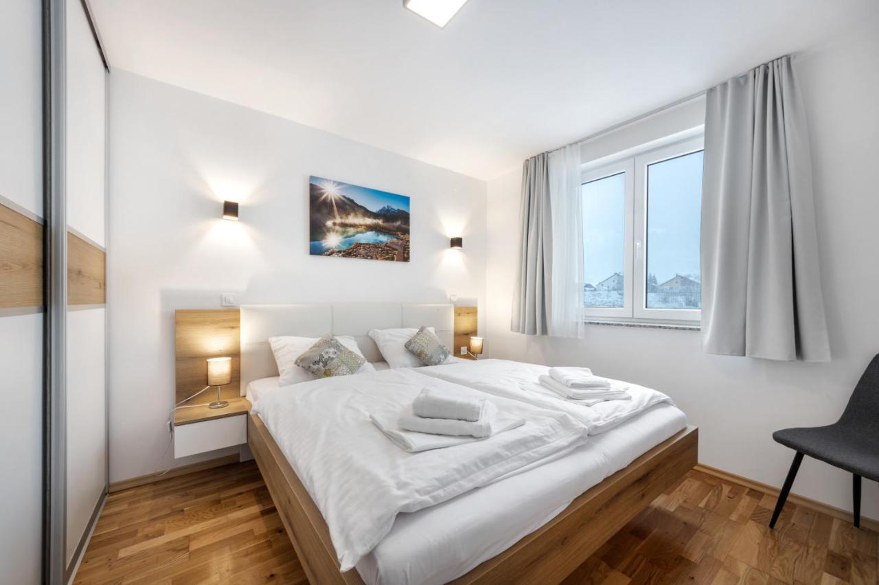 Chic Apartments With Balcony And Spa In Mojstrana Exteriér fotografie